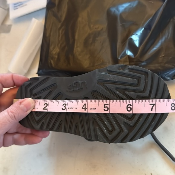 Ugg Neumel II Unisex Youth Charcoal Gray Lace Up Boots Waterproof Size 10 USED - Picture 12 of 13